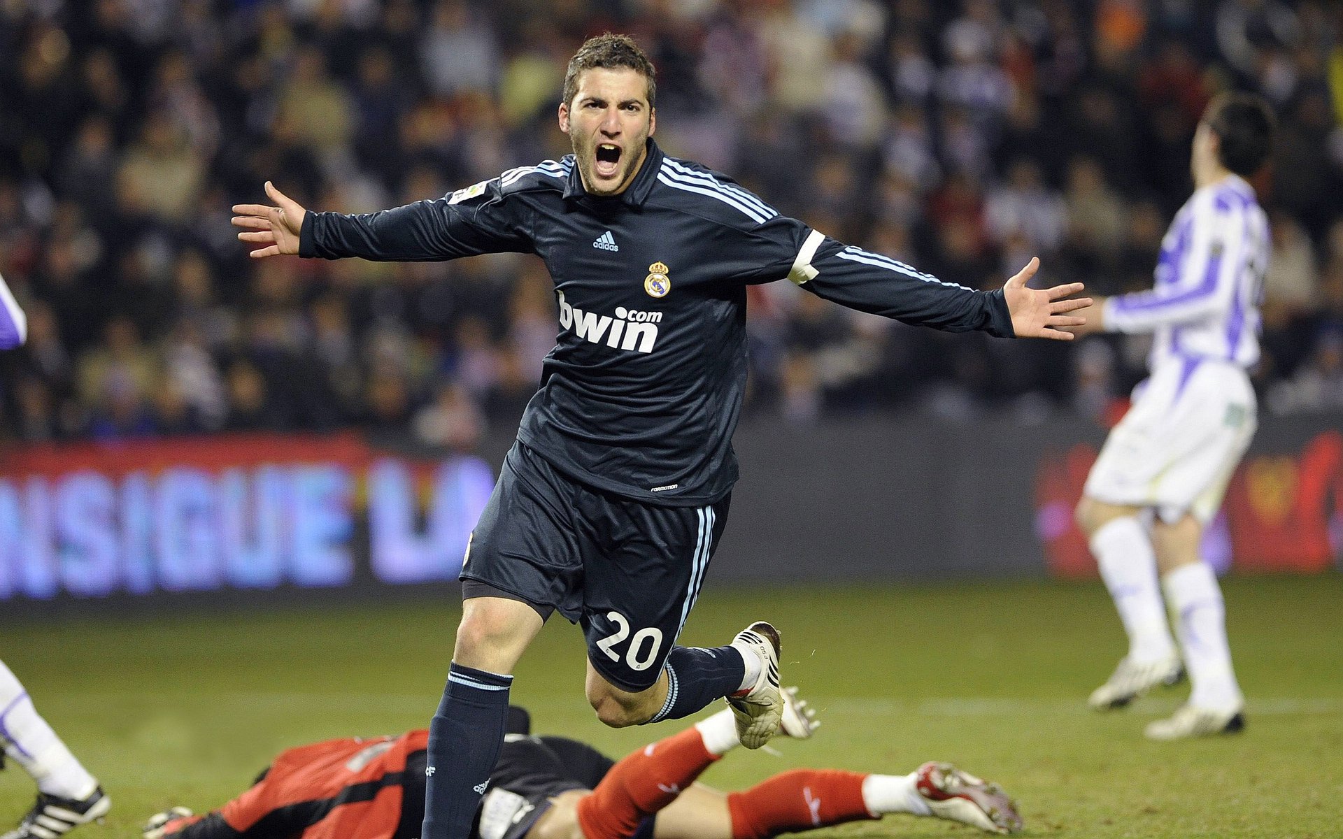 从布宜诺斯艾利斯到多哈，迪亚斯一锤定音，阿根廷战术革命击溃波斯铁骑