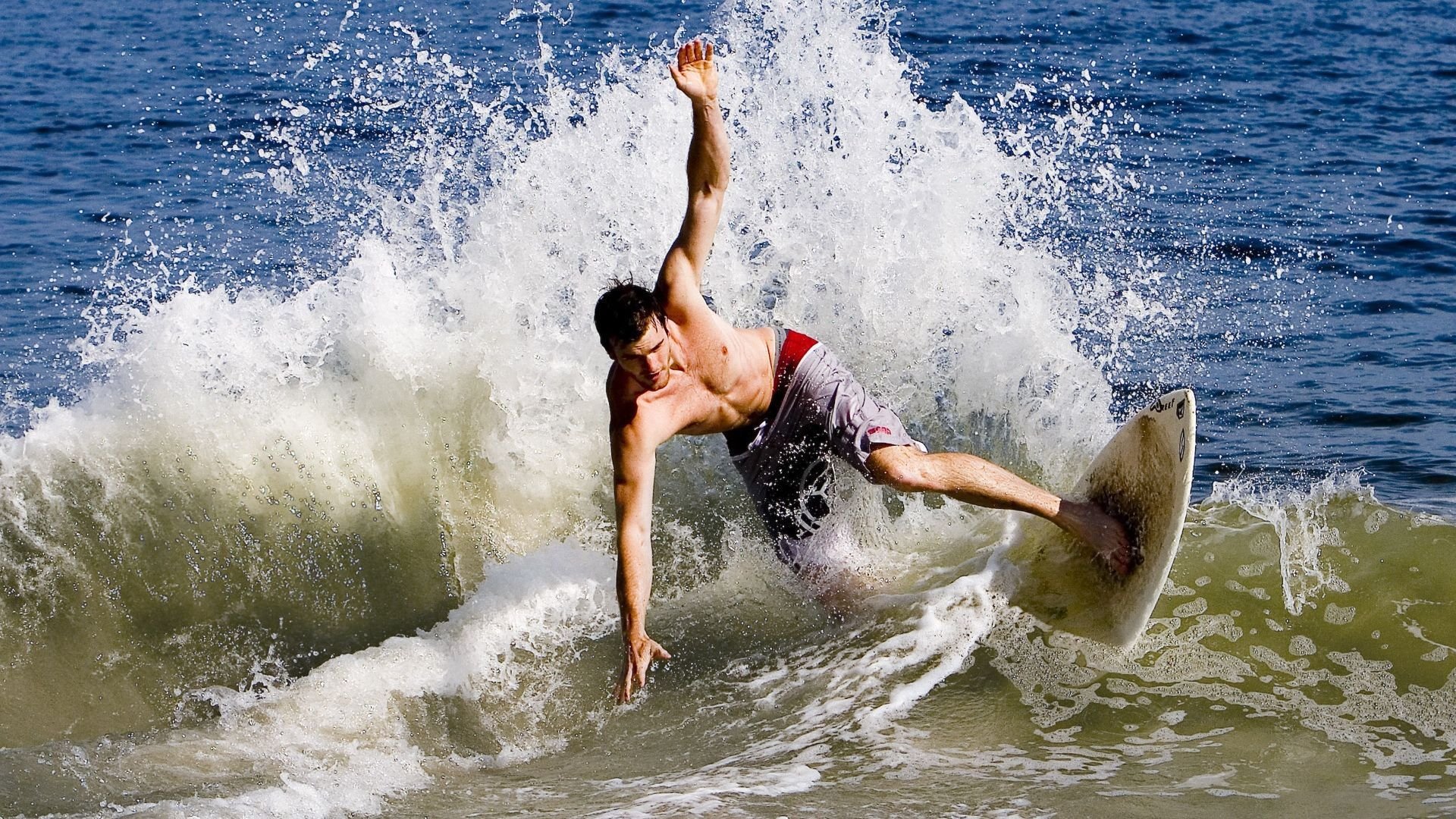 加勒比风暴席卷郁金香，努涅斯一己之力改写委荷足球叙事