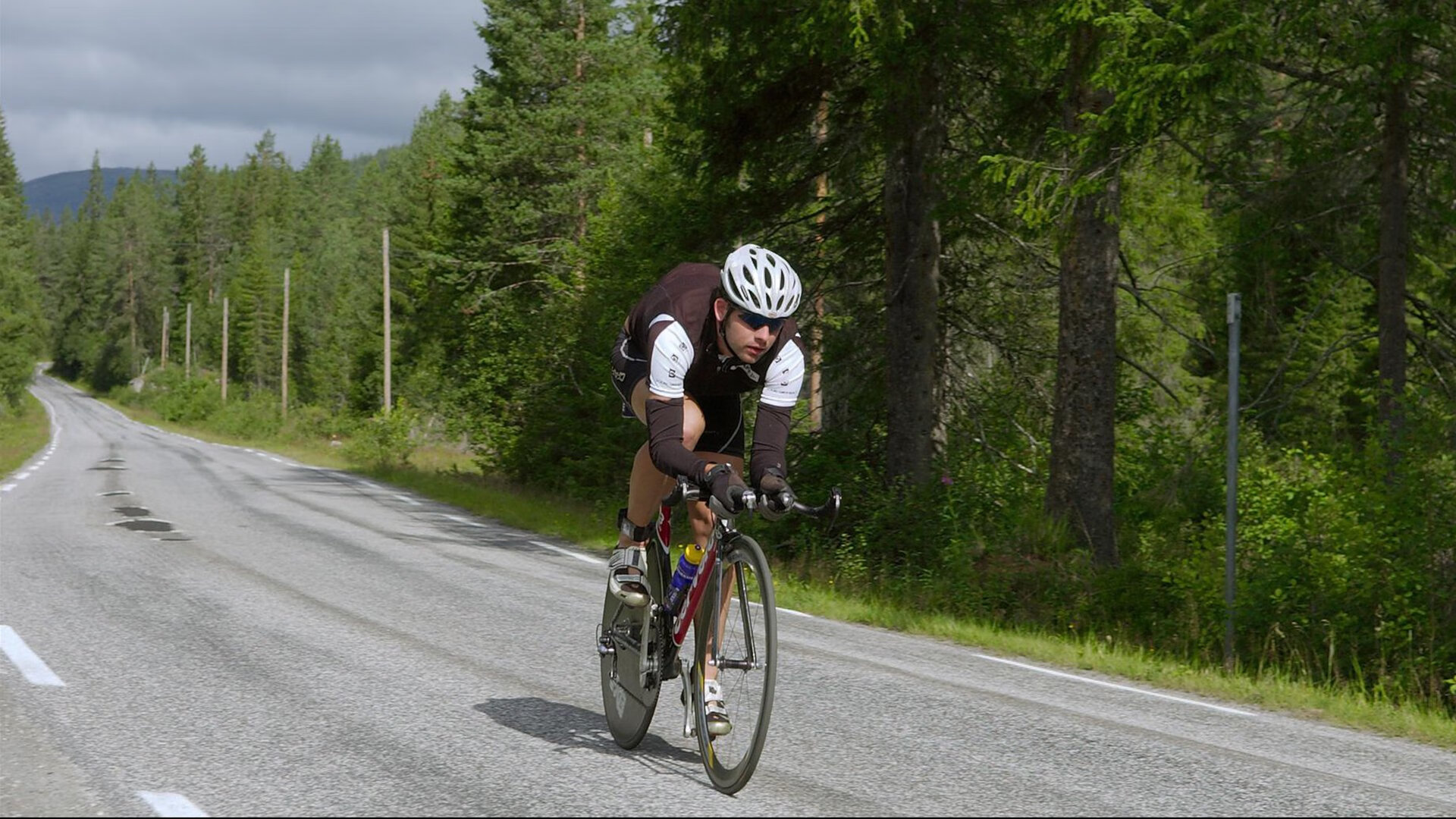加勒比风暴席卷郁金香，努涅斯一己之力改写委荷足球叙事
